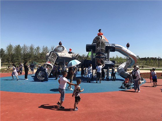 非標定制主題滑梯——河北邢臺園博園太空飛碟主題滑梯